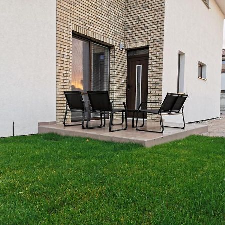 Relax And Sun Apartment Dunajská Streda Exterior photo