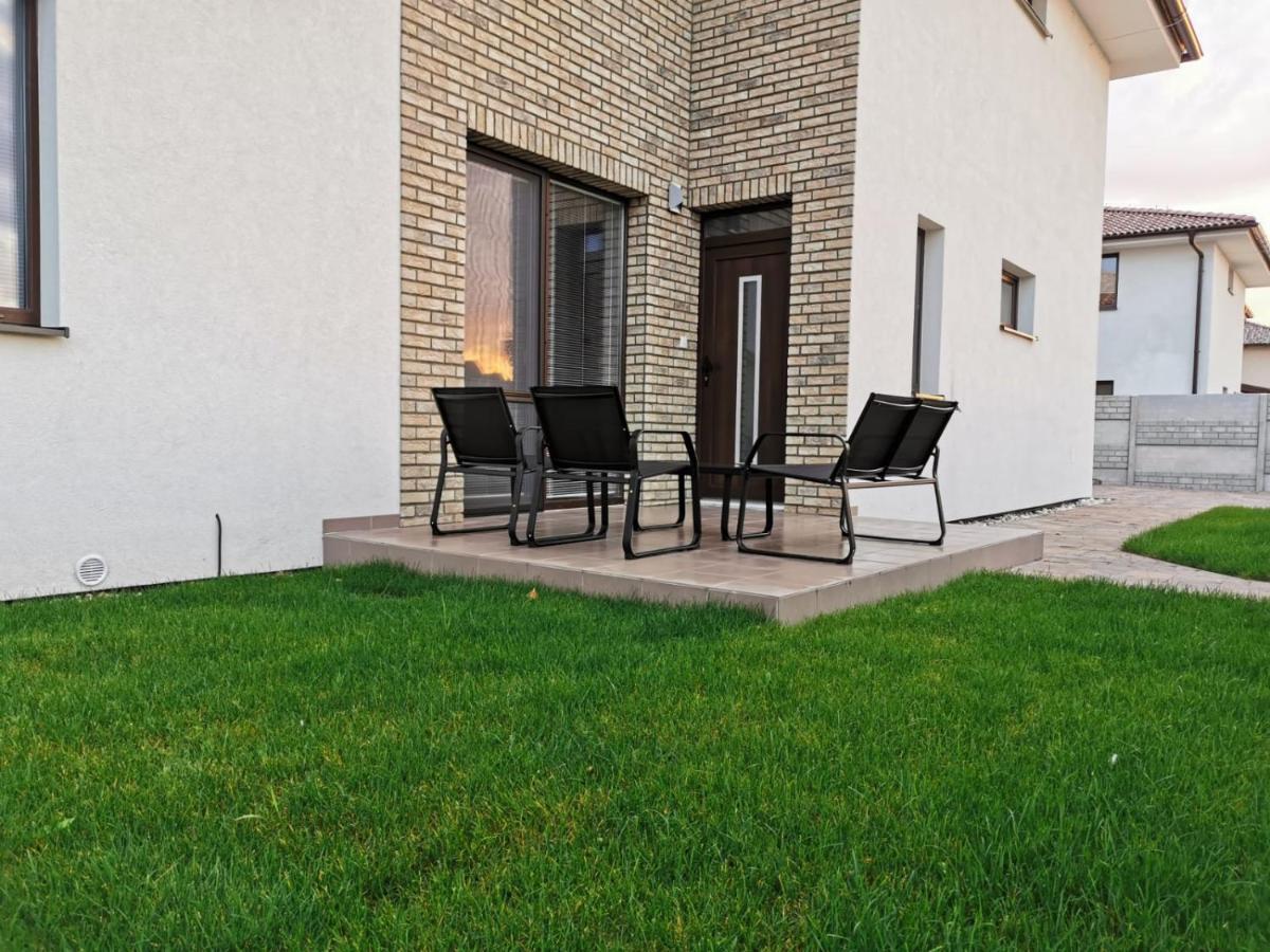 Relax And Sun Apartment Dunajská Streda Exterior photo