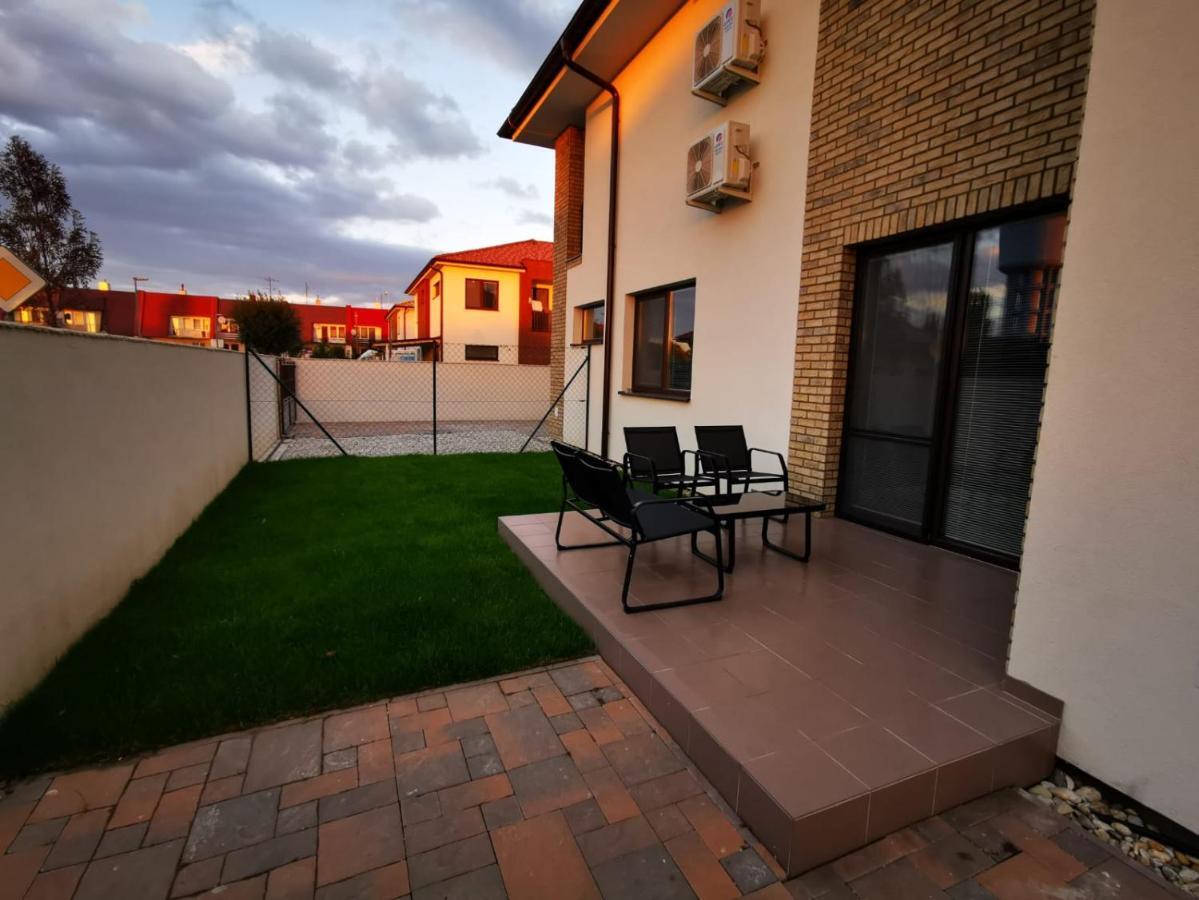Relax And Sun Apartment Dunajská Streda Exterior photo